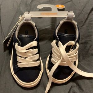 Toddler Sneakers NWT size 5